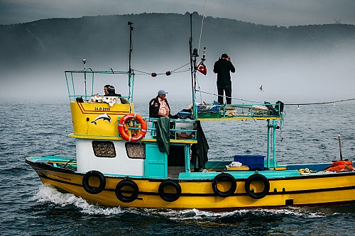 Kay Fochtmann - Istanbul - Türkei - Boat - fishing - people - travel photography