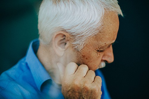 Kay Fochtmann - old man - thinking - Life - age - lifestyle photography