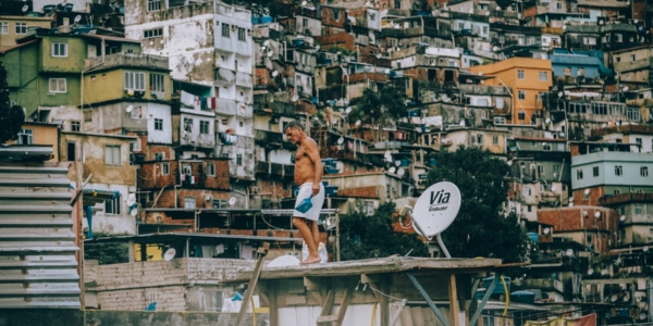 kay-fochtmann-brasilien-rocinha-rio-de-janeiro-favela-worker